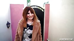 JacquieEtMichelTV - Zo&eacute;, 25, international law student in Toulon!